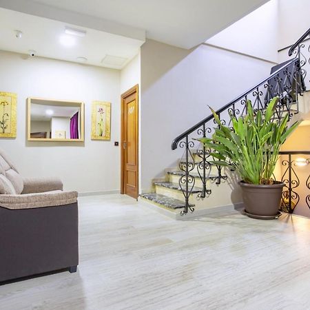 Hostal Ciudad Jardin Malaga Bagian luar foto