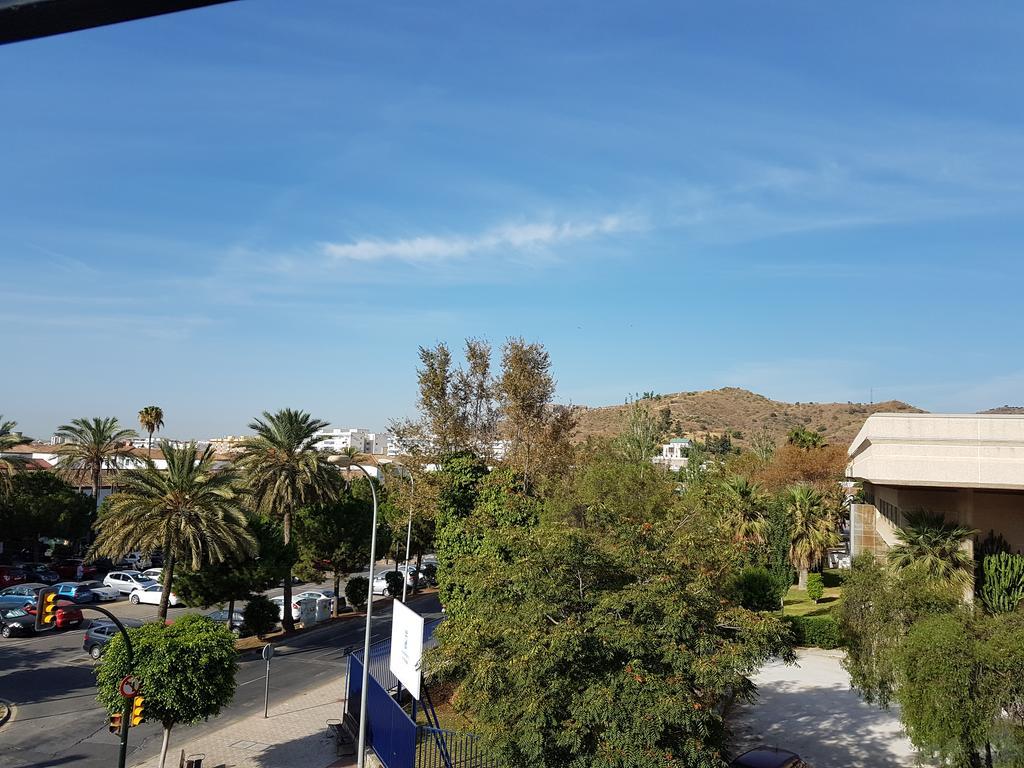 Hostal Ciudad Jardin Malaga Bagian luar foto