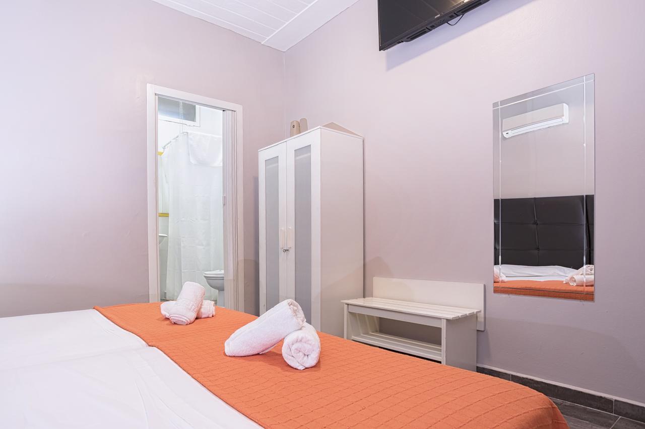 Hostal Ciudad Jardin Malaga Bagian luar foto