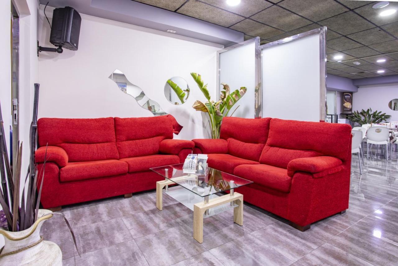 Hostal Ciudad Jardin Malaga Bagian luar foto