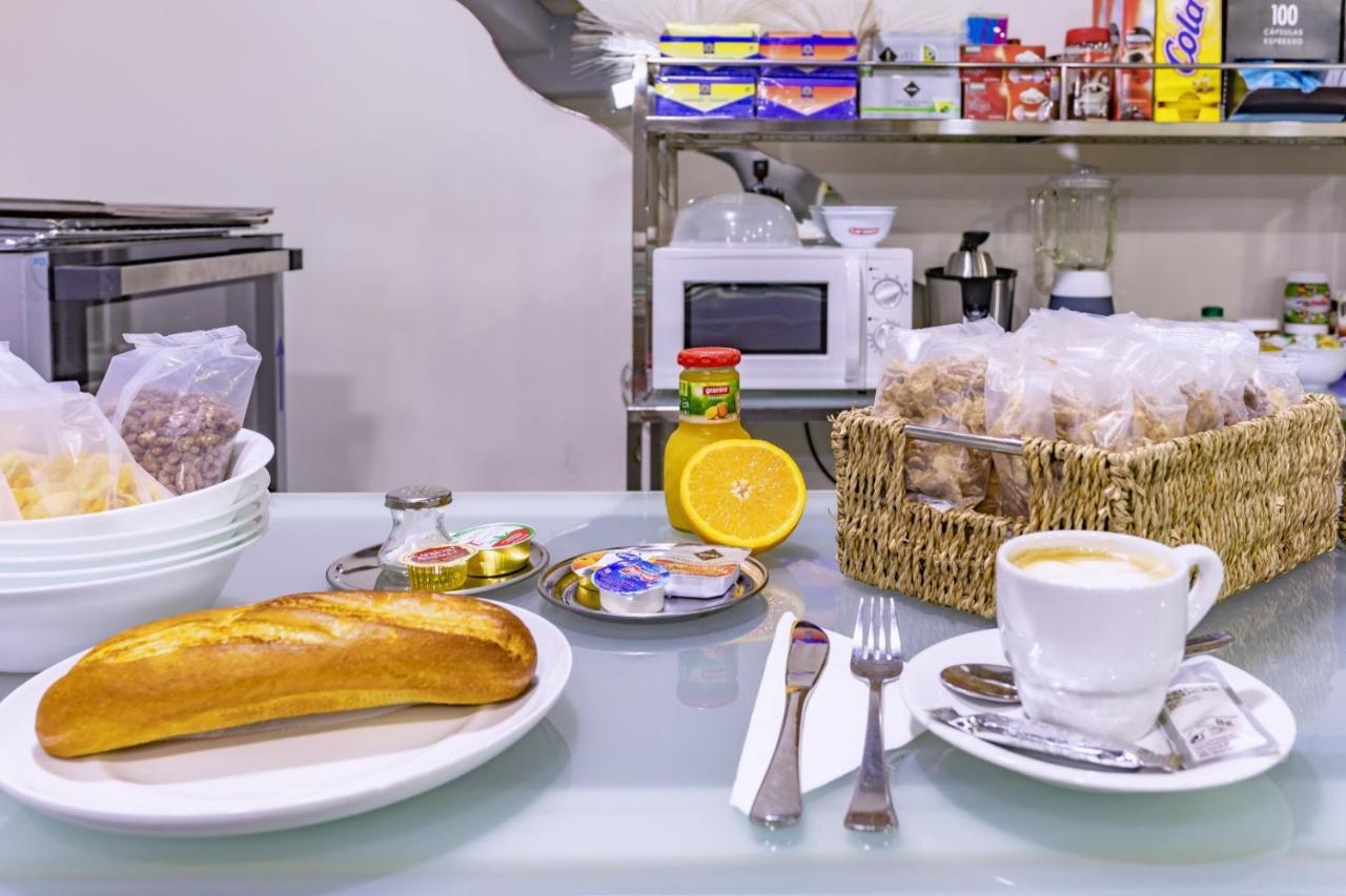 Hostal Ciudad Jardin Malaga Bagian luar foto