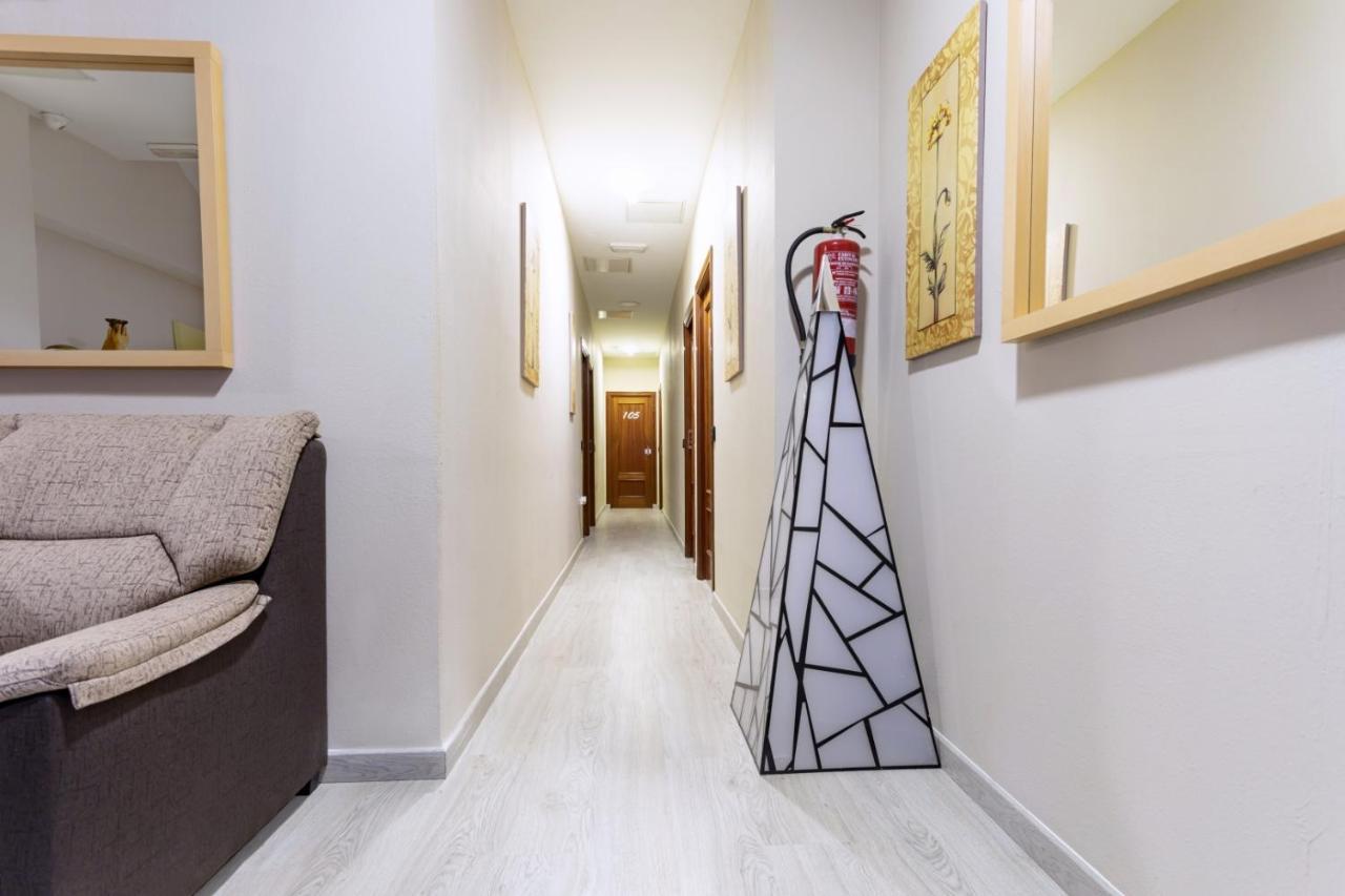 Hostal Ciudad Jardin Malaga Bagian luar foto
