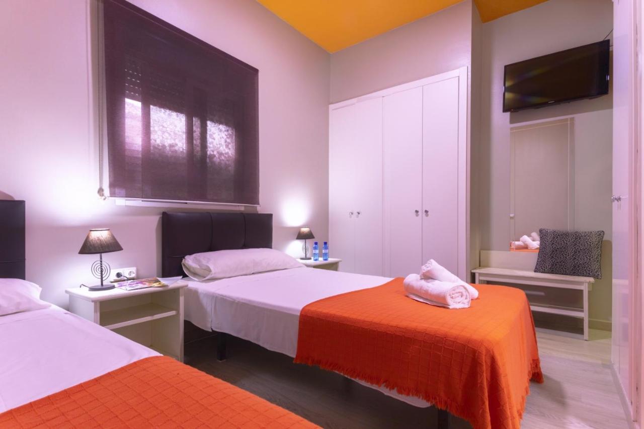 Hostal Ciudad Jardin Malaga Bagian luar foto