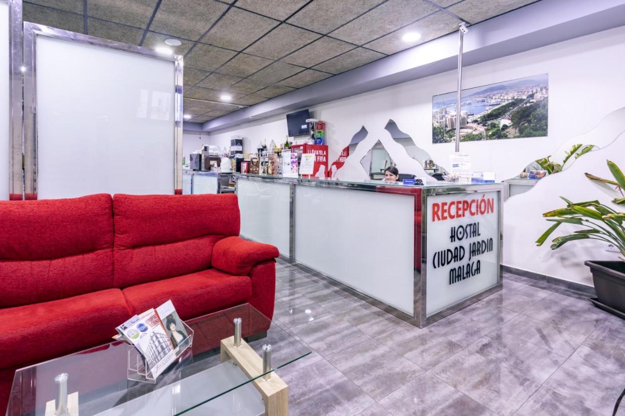 Hostal Ciudad Jardin Malaga Bagian luar foto