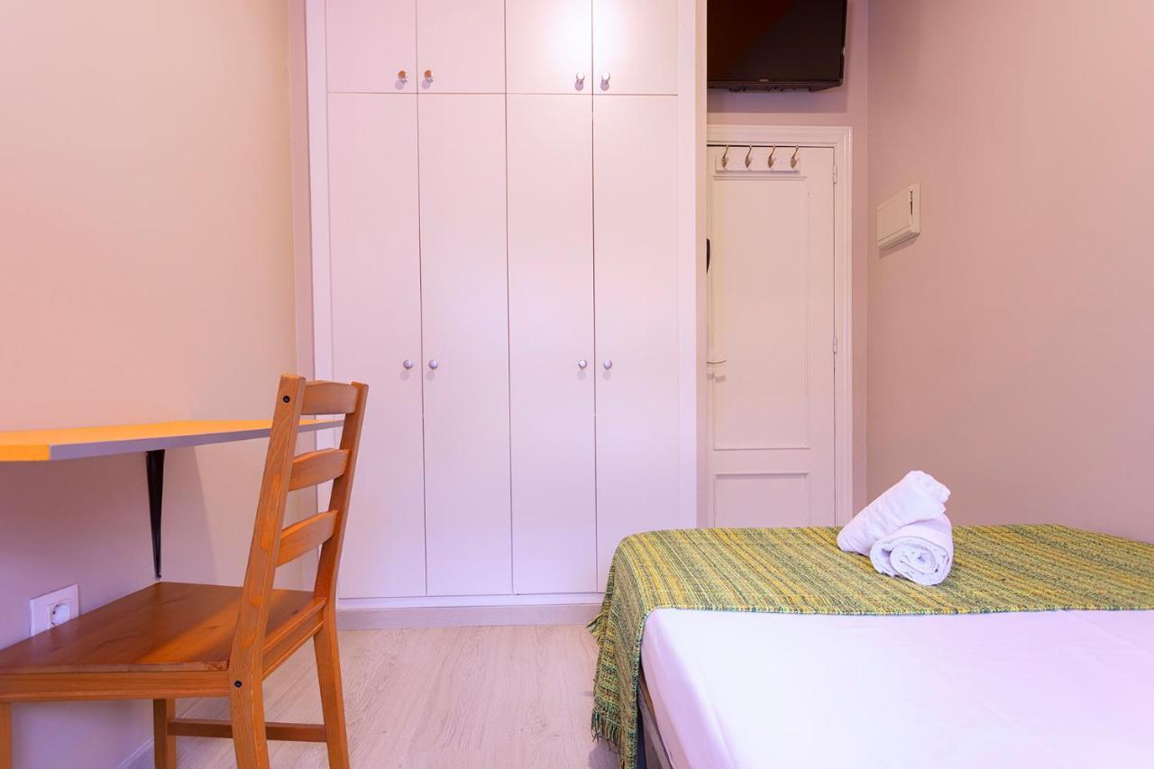 Hostal Ciudad Jardin Malaga Bagian luar foto