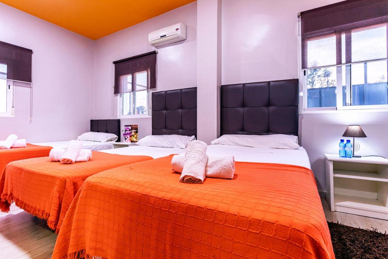 Hostal Ciudad Jardin Malaga Bagian luar foto
