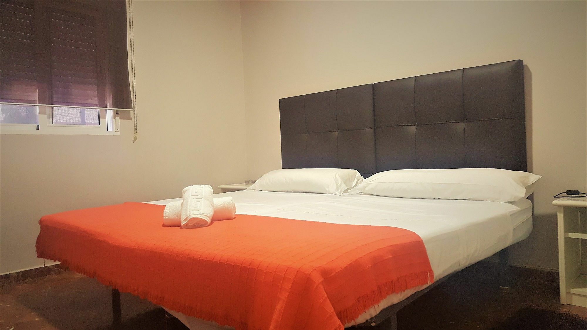 Hostal Ciudad Jardin Malaga Bagian luar foto