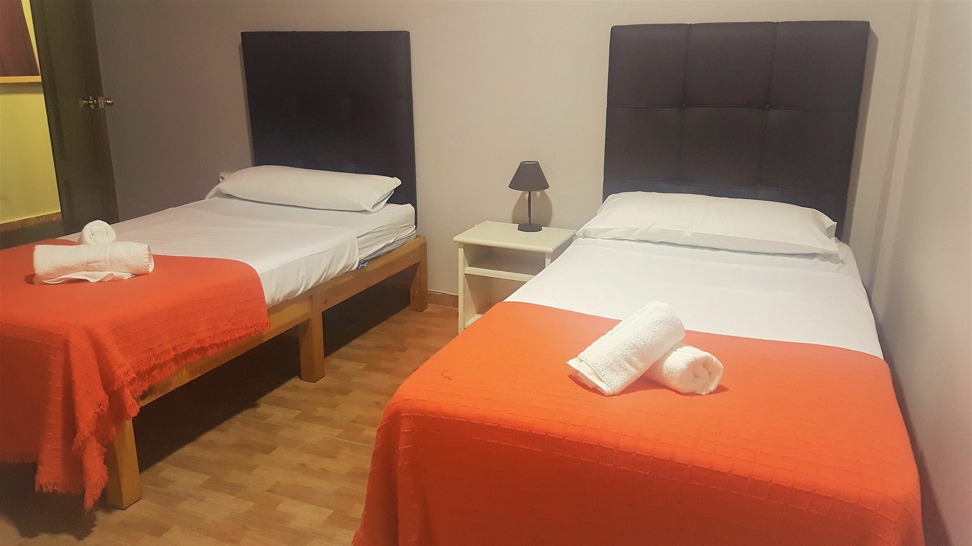 Hostal Ciudad Jardin Malaga Bagian luar foto