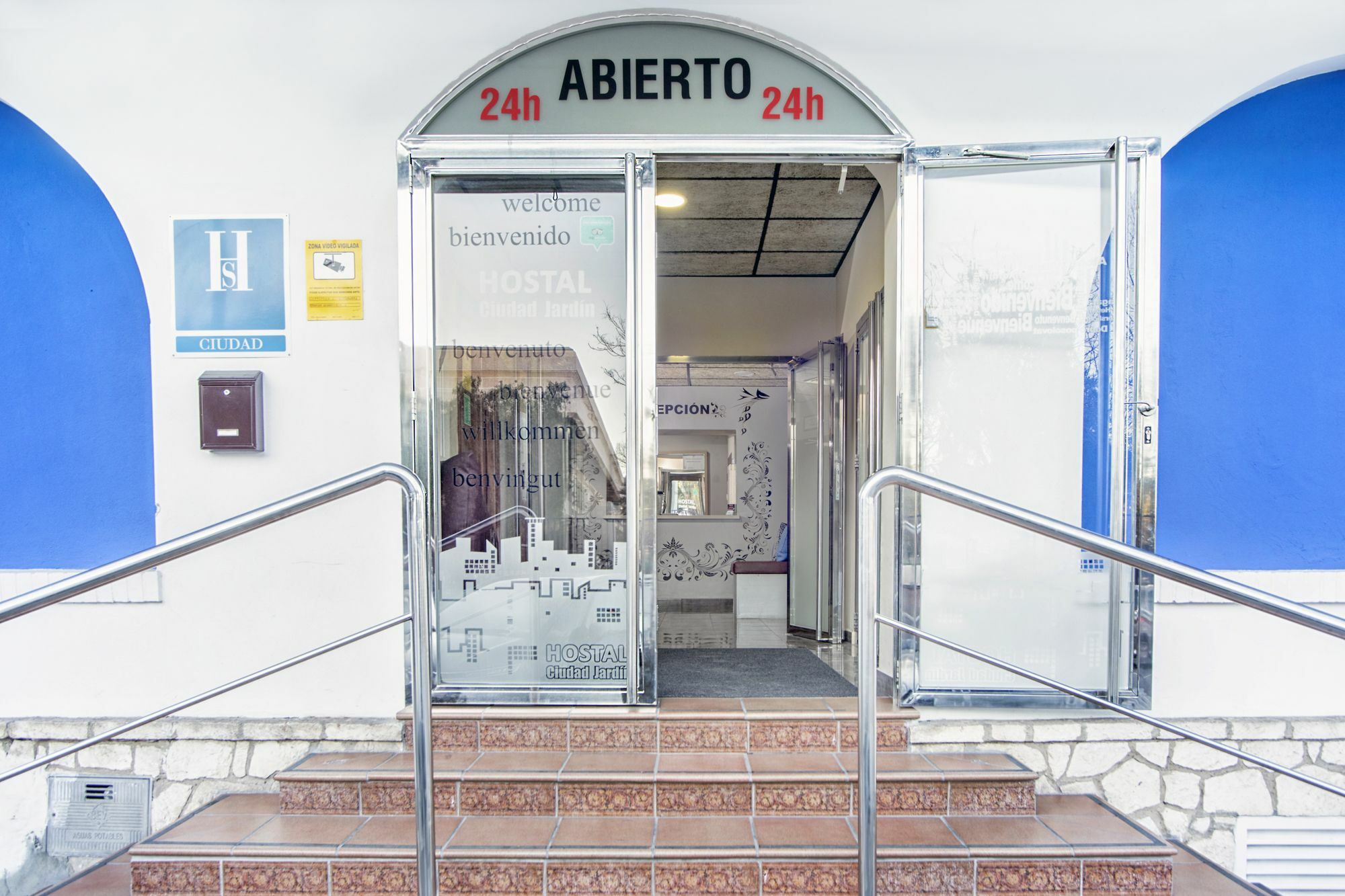 Hostal Ciudad Jardin Malaga Bagian luar foto
