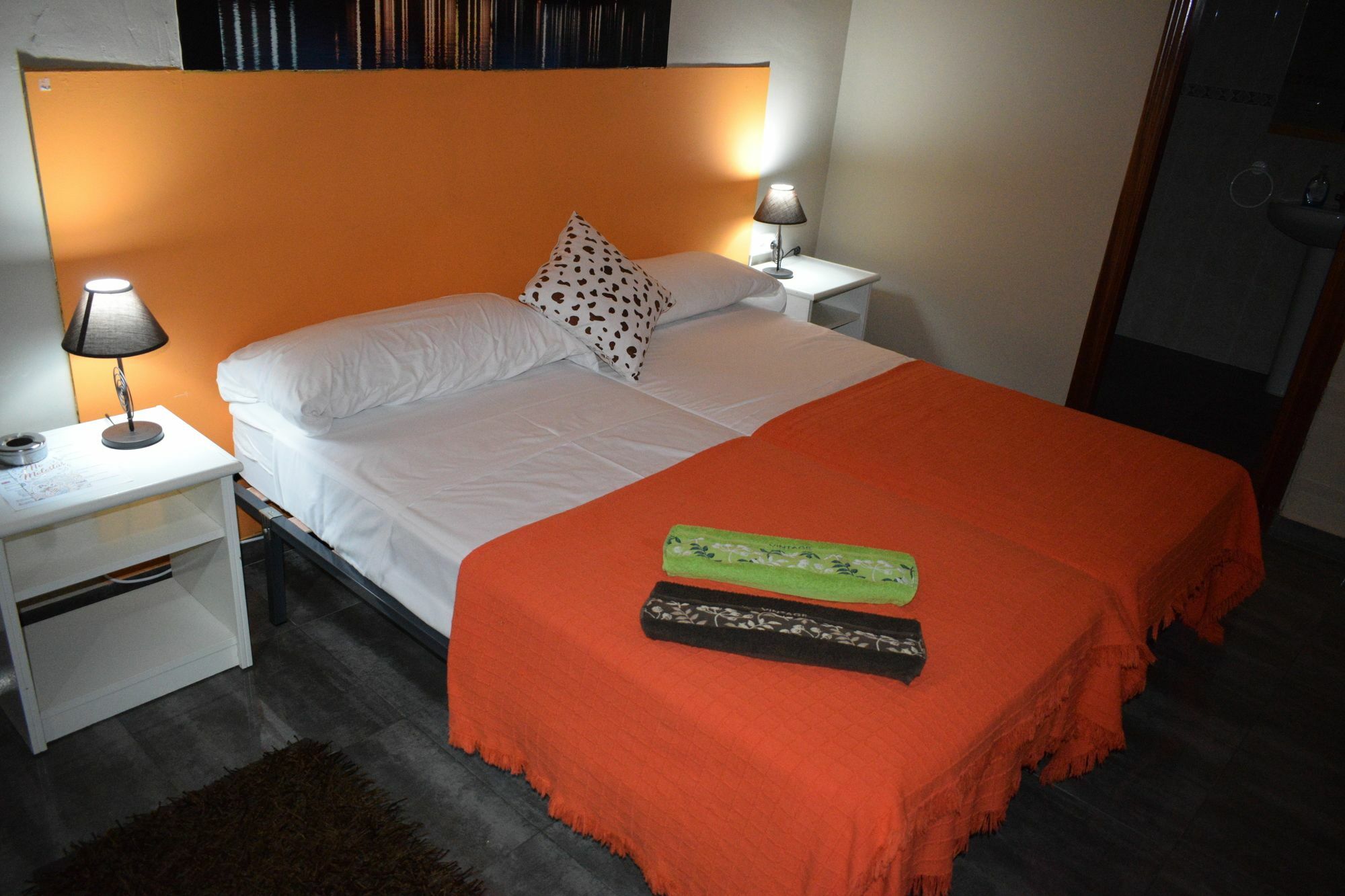 Hostal Ciudad Jardin Malaga Bagian luar foto