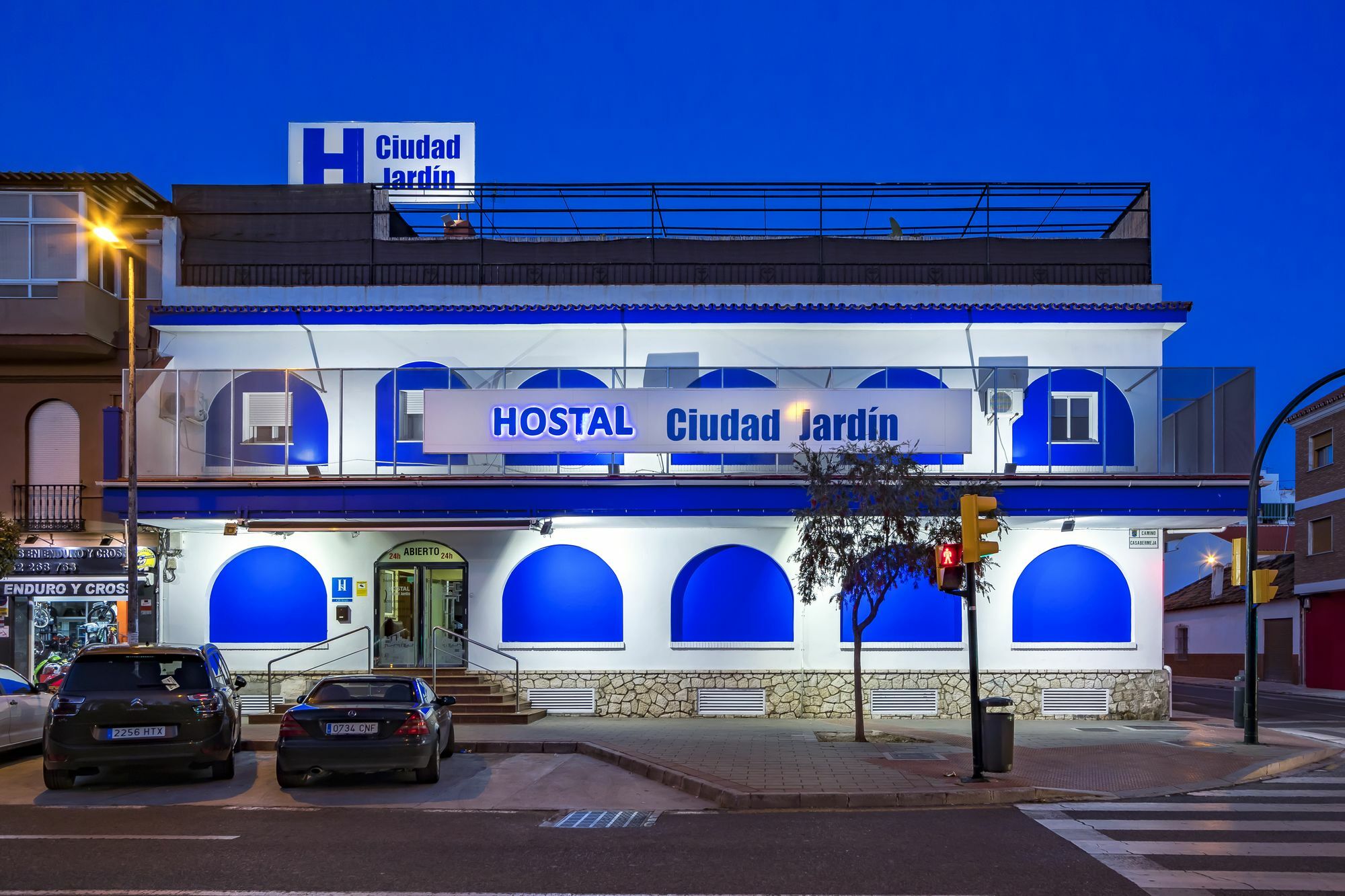Hostal Ciudad Jardin Malaga Bagian luar foto